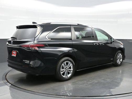 2021 Toyota Sienna Limited 7-Passenger