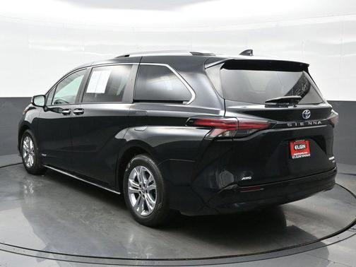 2021 Toyota Sienna Limited 7-Passenger