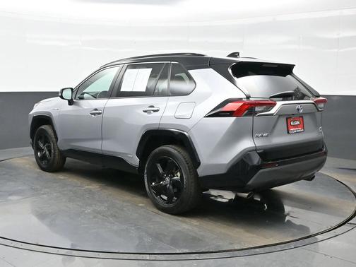 2021 Toyota RAV4 Hybrid SE