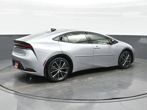 2025 Toyota Prius XLE