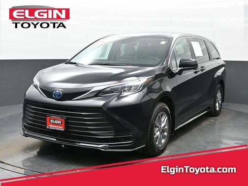 2025 Toyota Sienna LE
