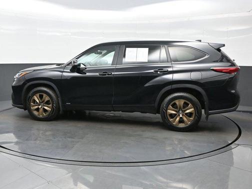 2023 Toyota Highlander Hybrid XLE