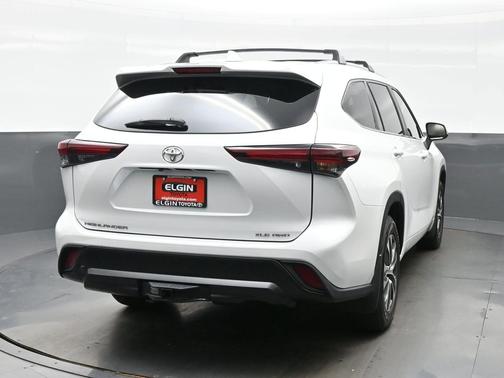 Wind Chill Pearl 2024 Toyota Highlander XLE
