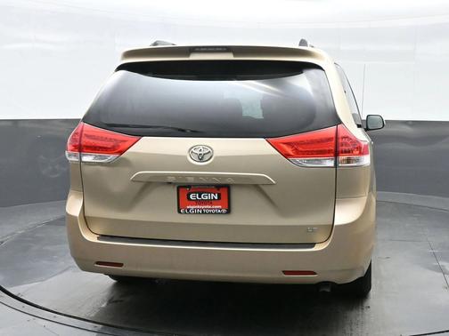 2014 Toyota Sienna LE