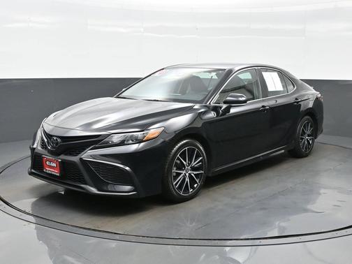 Midnight Black Metallic 2024 Toyota Camry SE