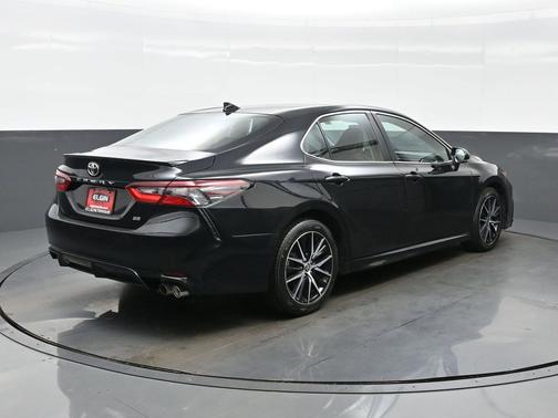 Midnight Black Metallic 2024 Toyota Camry SE