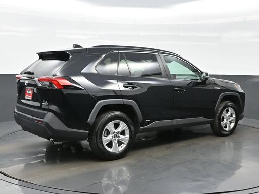 2020 Toyota RAV4 Hybrid XLE