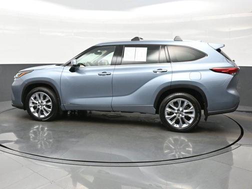 2022 Toyota Highlander Hybrid Limited