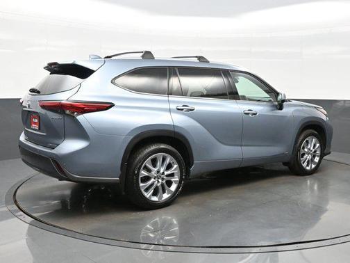 2022 Toyota Highlander Hybrid Limited