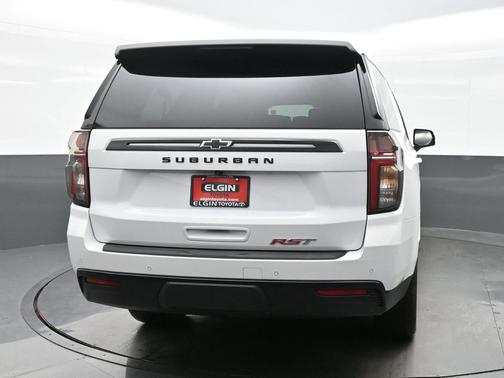 2023 Chevrolet Suburban RST
