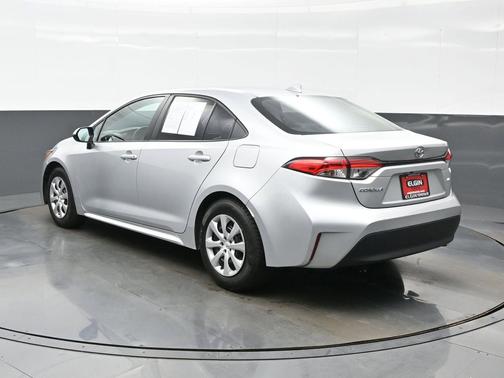 Classic Silver Metallic 2024 Toyota Corolla LE