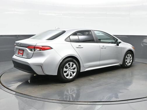 Classic Silver Metallic 2024 Toyota Corolla LE