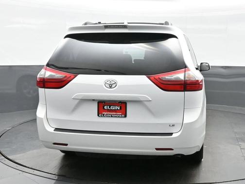 2020 Toyota Sienna LE