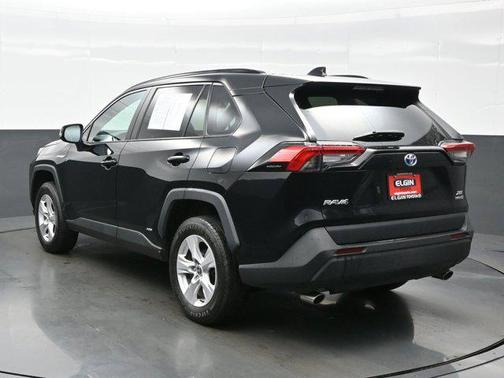 2021 Toyota RAV4 Hybrid XLE