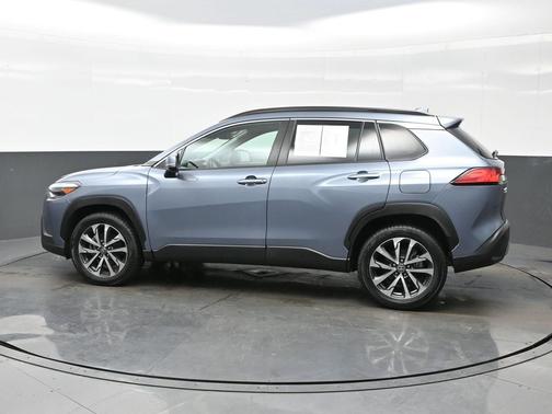 2022 Toyota Corolla Cross XLE