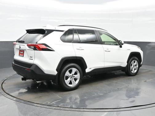2019 Toyota RAV4 Hybrid XLE