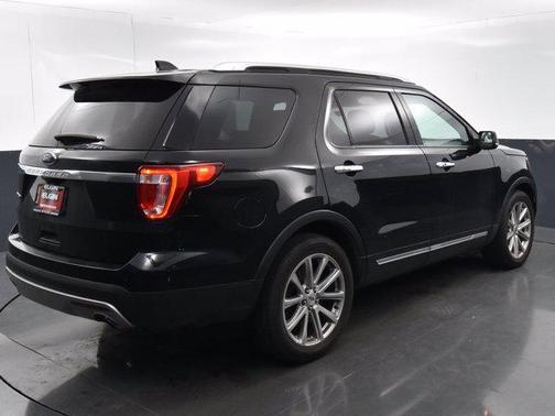 Photo 5 of 32 of 2017 Ford Explorer Limited
