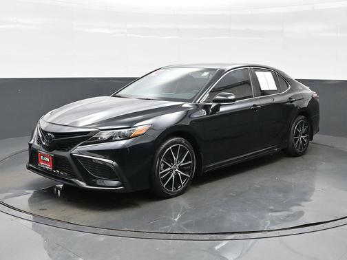 Midnight Black Metallic 2024 Toyota Camry SE