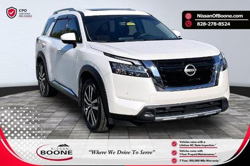 White 2024 Nissan Pathfinder Platinum