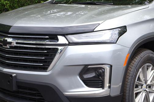 Sterling Gray Metallic 2023 Chevrolet Traverse LT Cloth