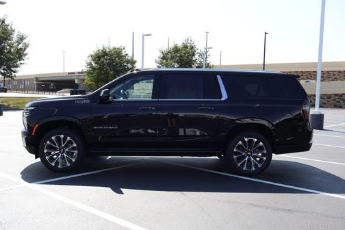 2025 Chevrolet Suburban 4WD High Country