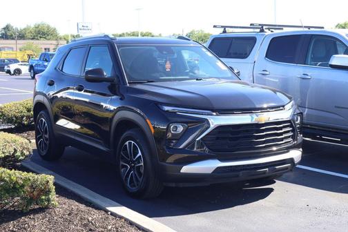 Mosaic Black Metallic 2026 Chevrolet Trailblazer LT