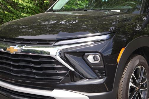 Mosaic Black Metallic 2026 Chevrolet Trailblazer LT