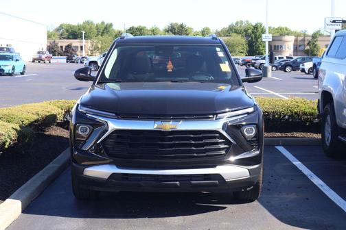 Mosaic Black Metallic 2026 Chevrolet Trailblazer LT