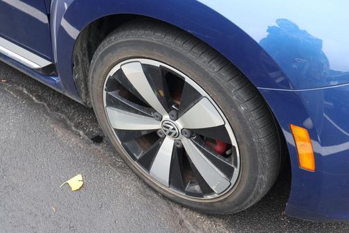 2012 Volkswagen Beetle Base