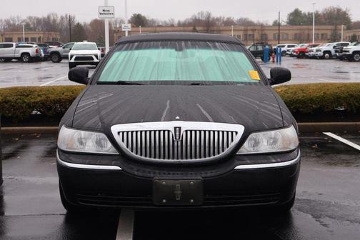 2004 Lincoln Town Car Signature