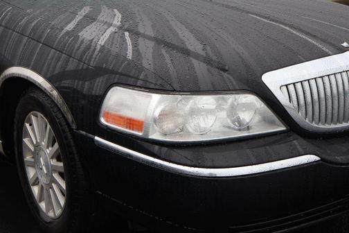 2004 Lincoln Town Car Signature