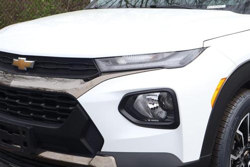 Summit White 2023 Chevrolet Trailblazer ACTIV