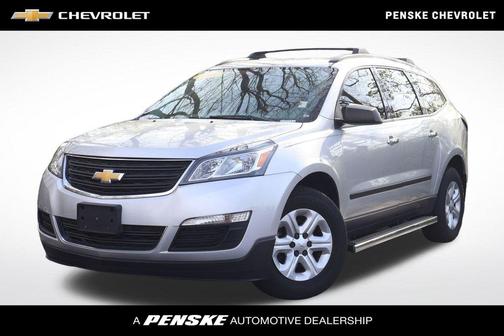 Silver Ice Metallic 2016 Chevrolet Traverse LS