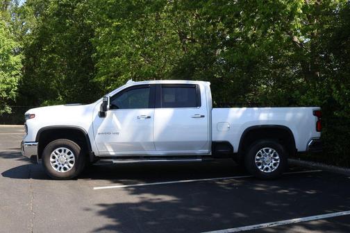 Iridescent Pearl Tricoat 2024 Chevrolet Silverado 2500 LTZ
