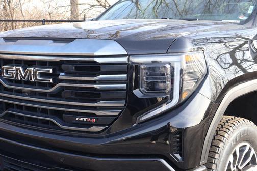 2022 GMC Sierra 1500 AT4