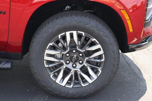 2025 Chevrolet Suburban 4WD Z71