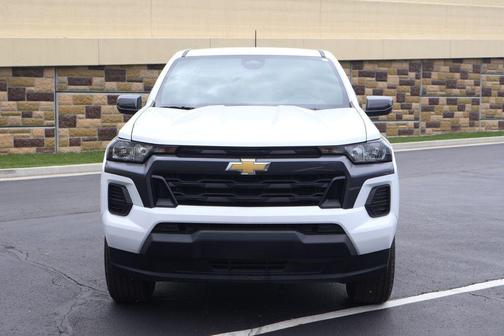 Summit White 2026 Chevrolet Colorado LT