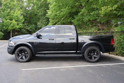 2024 RAM 1500 Classic Warlock Crew Cab 4x4 5'7' Box