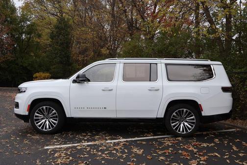 2023 Jeep Grand Wagoneer L Series III 4x4