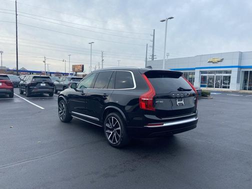 2024 Volvo XC90 B6 Plus Bright Theme 7-Seater