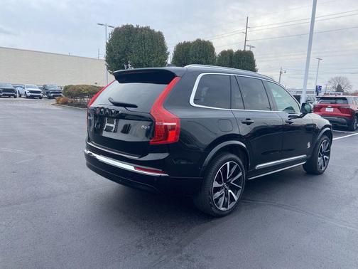 2024 Volvo XC90 B6 Plus Bright Theme 7-Seater
