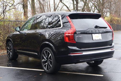 2024 Volvo XC90 B6 Plus Bright Theme 7-Seater