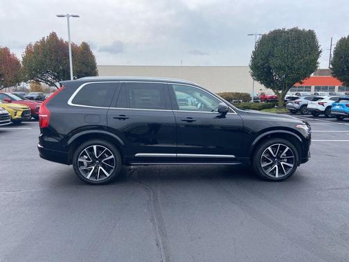 2024 Volvo XC90 B6 Plus Bright Theme 7-Seater