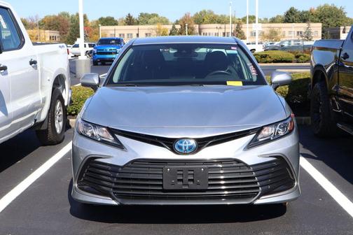 2024 Toyota Camry Hybrid LE