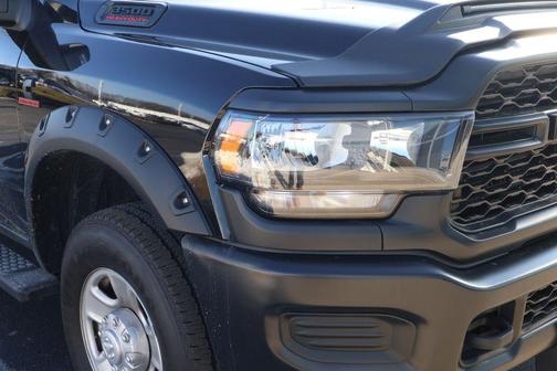 2024 RAM 3500 Tradesman Crew Cab 4x4 6'4' Box