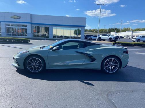 2024 Chevrolet Corvette Stingray w/2LT
