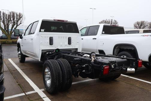 Summit White 2026 Chevrolet Silverado 3500 LT