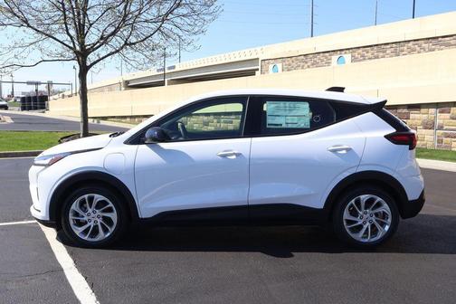 Summit White 2027 Chevrolet Bolt LT FWD