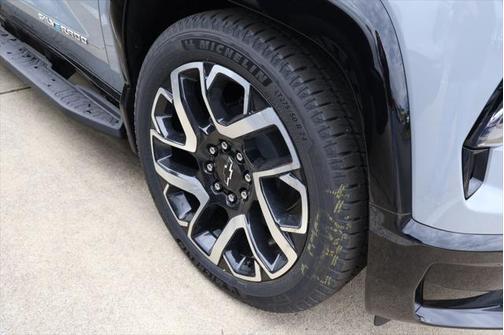 2025 Chevrolet Silverado EV RST