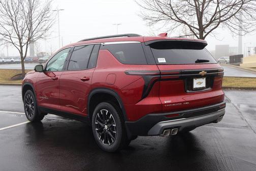 Radiant Red Tintcoat 2026 Chevrolet Traverse LT